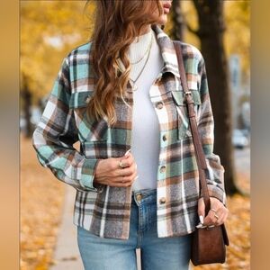 Anygrew Women's Cropped Plaid Shacket Jacket